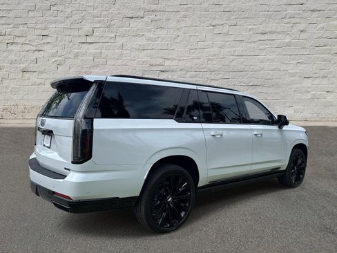 Used 2026 Cadillac Escalade ESV Platinum Sport w/ LPO, ONYX Package AWD/4WD image 5