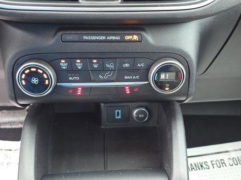 Used 2020 Ford Escape SE image 25