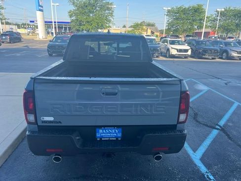 New 2026 Honda Ridgeline Black Edition image 4