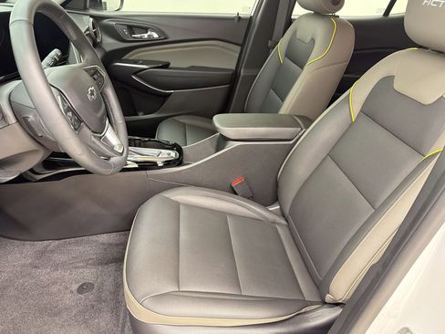 Used 2025 Chevrolet Trax ACTIV w/ Driver Confidence Package image 5