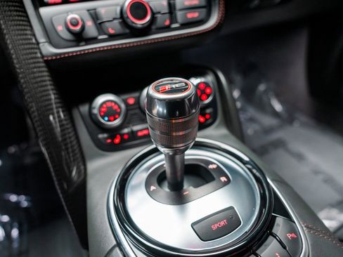 Used 2014 Audi R8 V10 image 6