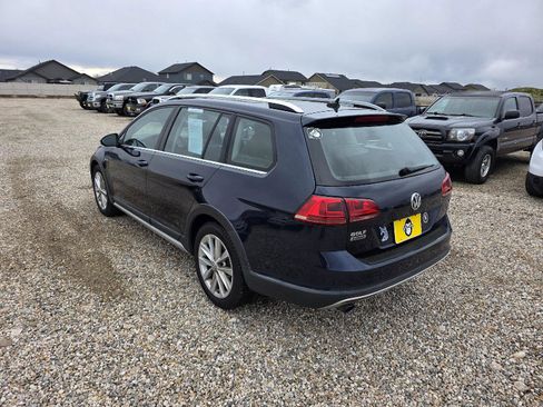 Used 2017 Volkswagen Golf Alltrack SE image 8