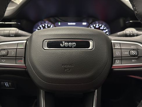 Used 2025 Jeep Compass Limited AWD/4WD image 15