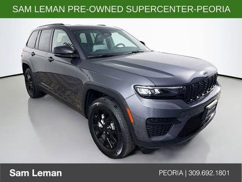 Used 2025 Jeep Grand Cherokee Altitude image 1