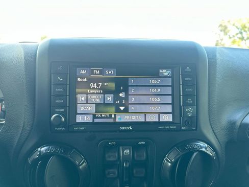 Used 2017 Jeep Wrangler Unlimited Rubicon image 28