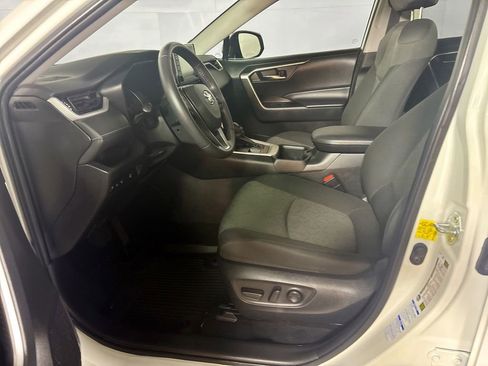Used 2022 Toyota RAV4 XLE image 11