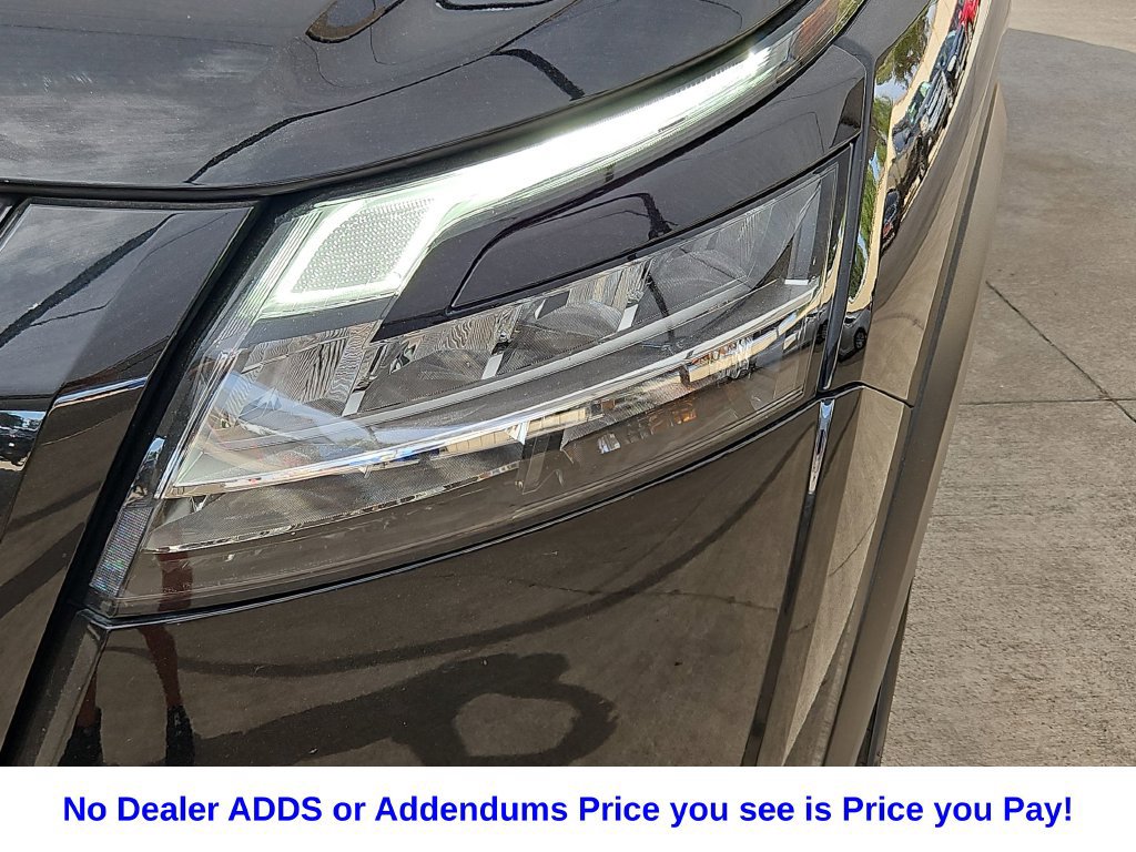 Used 2023 Nissan Pathfinder SL w/ Black Appearance Package FWD image 15