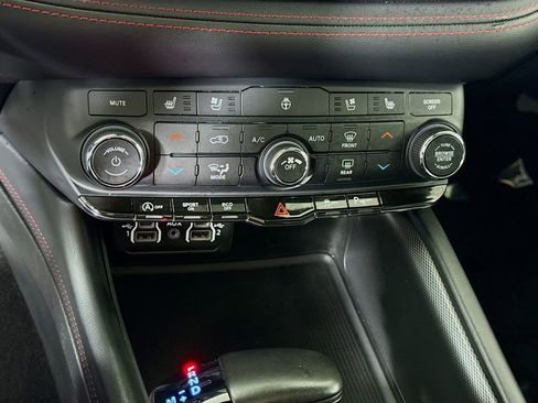 Used 2024 Dodge Durango GT image 8