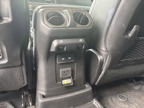 Used 2024 Jeep Wrangler Unlimited Rubicon w/ XTREMEE 35" Tire Package AWD/4WD image 15