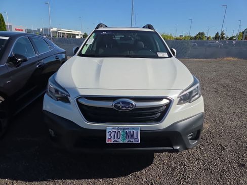 Used 2022 Subaru Outback Premium AWD/4WD image 5
