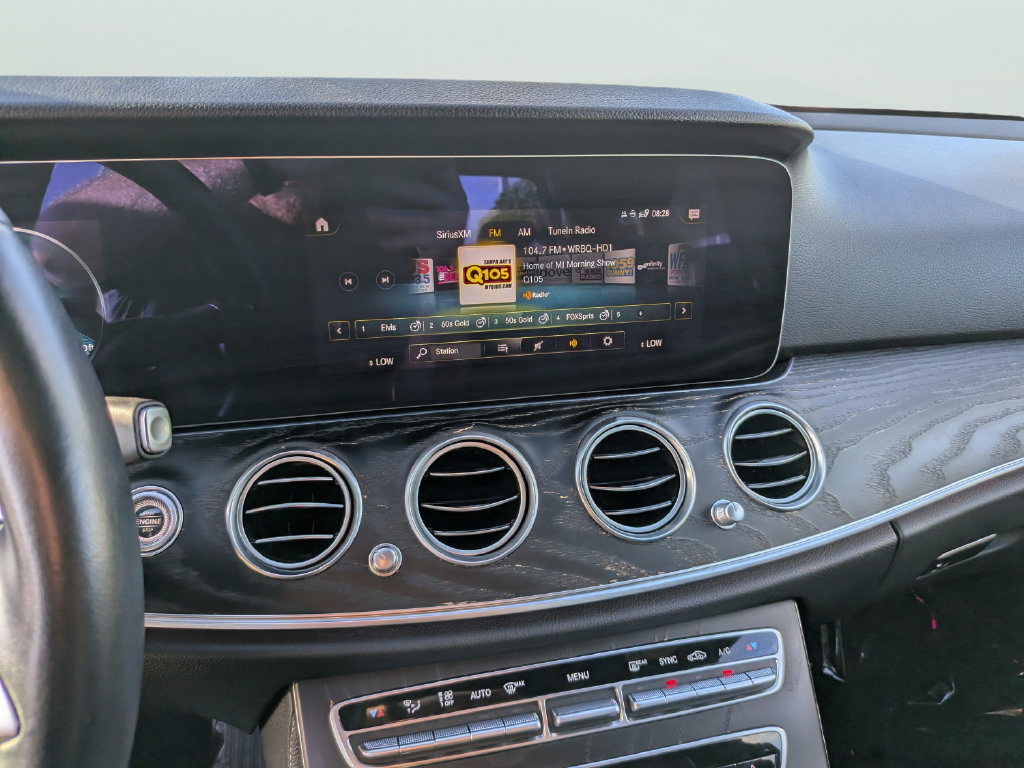 Used 2022 Mercedes-Benz E 350 Sedan w/ Exterior Lighting Package image 18