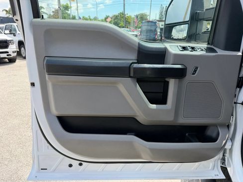 Used 2022 Ford F350 XL w/ Power Equipment Group AWD/4WD image 9