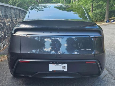 Used 2026 Tesla Model Y Long Range AWD/4WD image 9