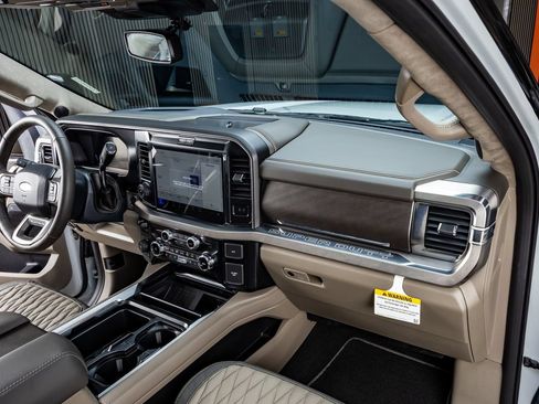 Used 2026 Ford F250 Platinum w/ Platinum Plus Package AWD/4WD image 18
