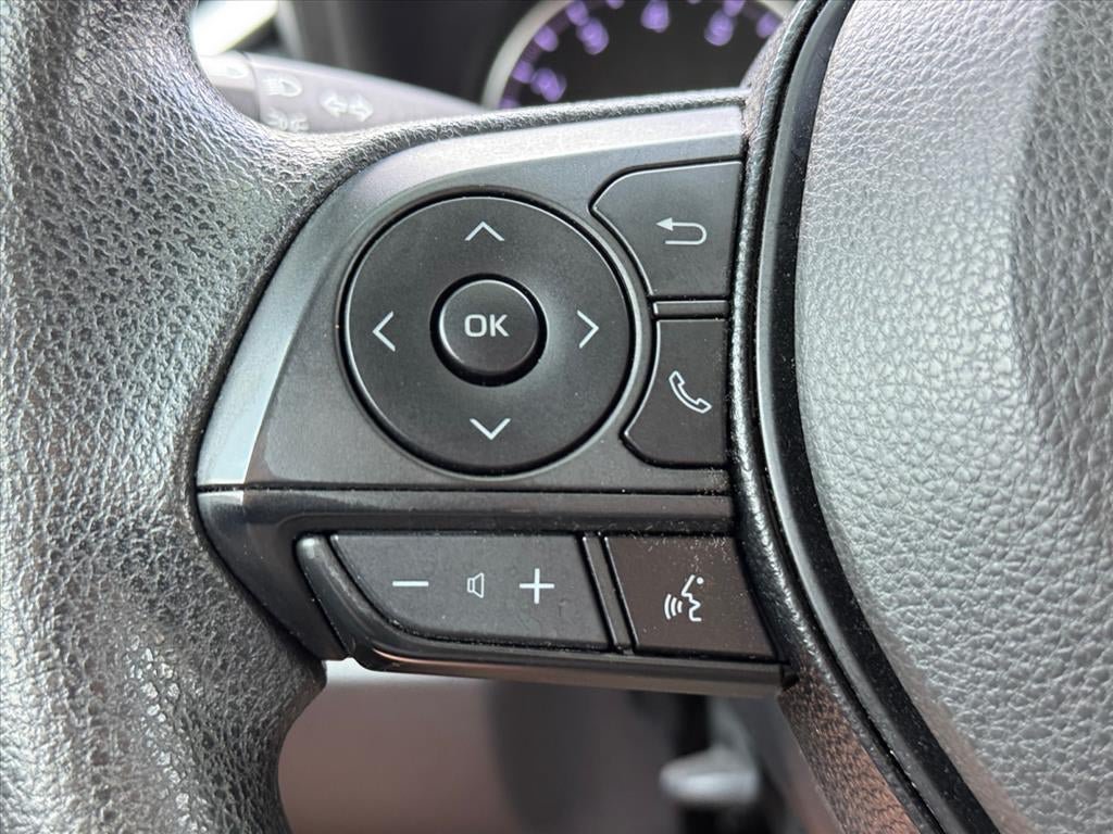Used 2019 Toyota RAV4 LE AWD/4WD image 18