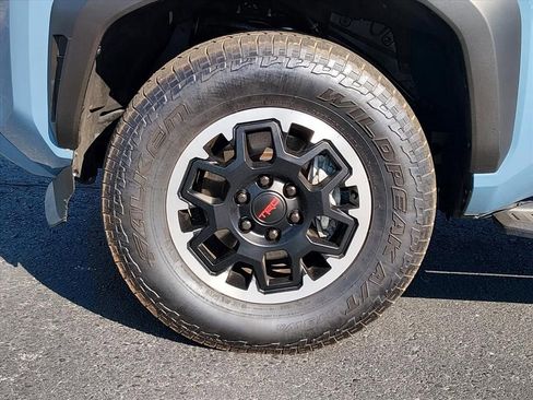 Used 2025 Toyota 4Runner TRD Off-Road AWD/4WD image 9