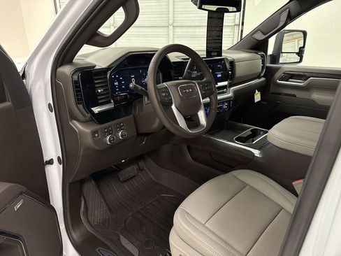 New 2026 GMC Sierra 3500 SLT w/ SLT Convenience Package image 10