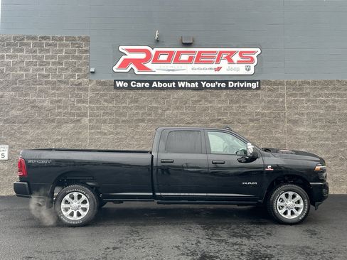 New 2025 RAM 2500 Laramie AWD/4WD image 4