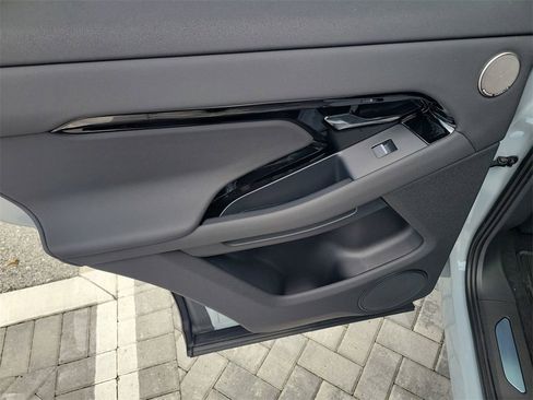 New 2026 Land Rover Range Rover Evoque Dynamic SE image 22