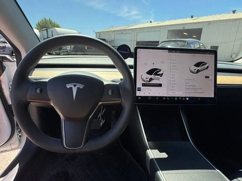 Used 2020 Tesla Model 3 Standard Range Plus RWD image 15