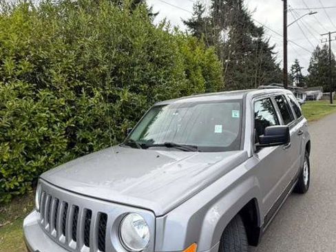 Used 2017 Jeep Patriot Sport FWD image 2