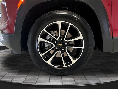 Used 2025 Chevrolet TrailBlazer LT AWD/4WD image 33