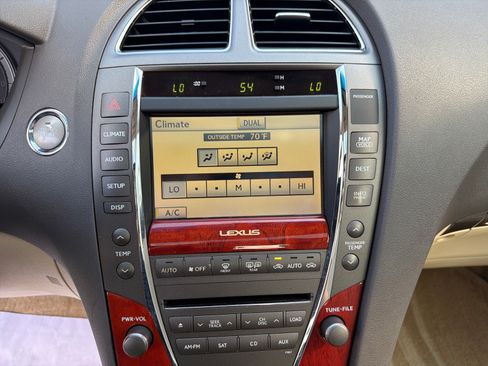 Used 2011 Lexus ES 350 w/ Preferred Accessory Package FWD image 17