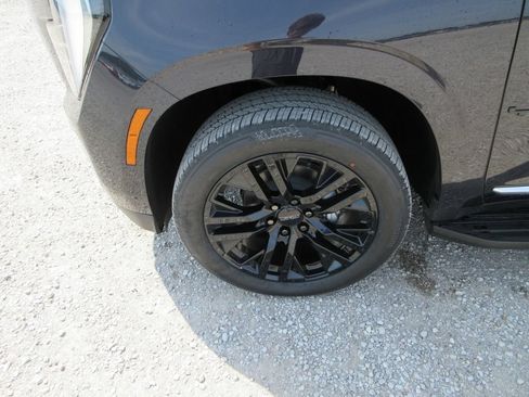 New 2026 GMC Yukon XL Elevation w/ Elevation Premium Package AWD/4WD image 11