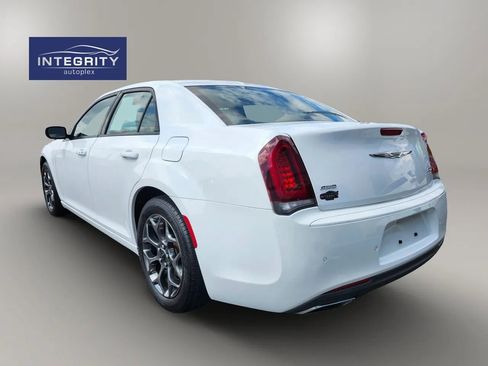 Used 2017 Chrysler 300 S w/ 300S Premium Group image 5