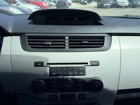 Used 2009 Ford Focus SES FWD image 17