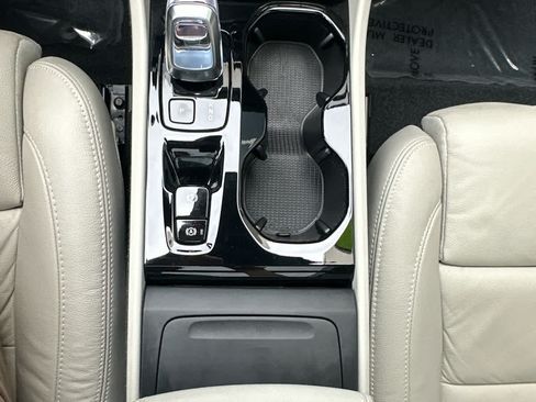 Used 2023 Volvo XC40 B5 Ultimate w/ Protection Package Premier AWD/4WD image 23