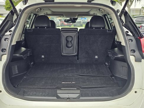 Used 2020 Nissan Rogue SL w/ Premium Package FWD image 9