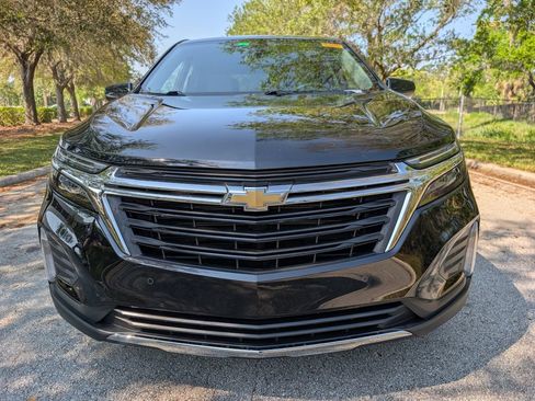 Used 2023 Chevrolet Equinox LT image 2