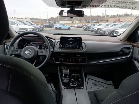 Used 2023 Nissan Rogue S image 10