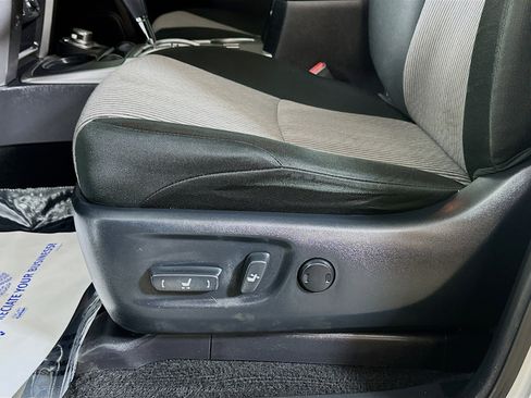 Used 2016 Toyota 4Runner SR5 image 19