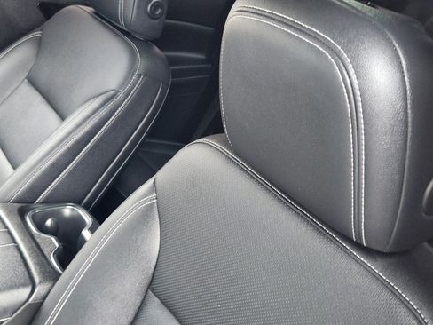 Certified 2025 Chevrolet Traverse LT FWD image 15