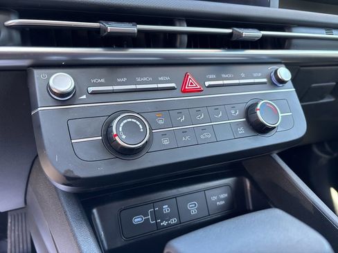 Certified 2025 Hyundai Tucson SE AWD/4WD image 21