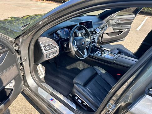 Used 2016 BMW 750i xDrive AWD/4WD image 13