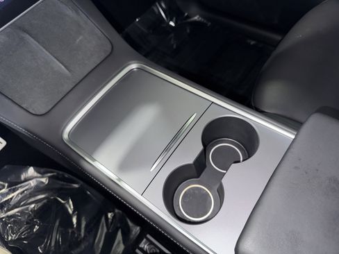 Used 2023 Tesla Model Y Performance image 27