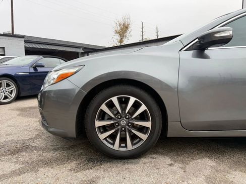 Used 2017 Nissan Altima 2.5 SL w/ Moonroof Package image 30