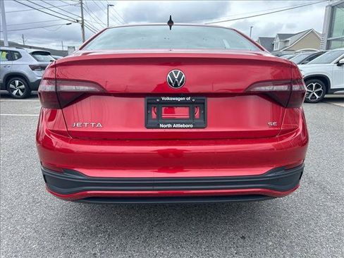 Certified 2023 Volkswagen Jetta SE w/ Panoramic Sunroof Package FWD image 6