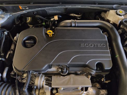 Used 2023 Chevrolet Malibu LT FWD image 30