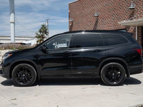 Used 2021 Honda Pilot Black Edition image 3