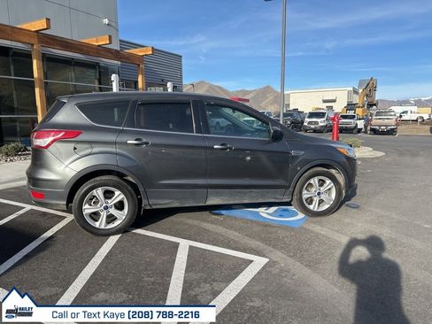 Used 2016 Ford Escape SE w/ SE Cold Weather Package image 8