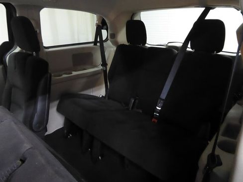 Used 2016 Dodge Grand Caravan SXT image 26