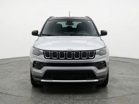 Used 2025 Jeep Compass Limited image 2