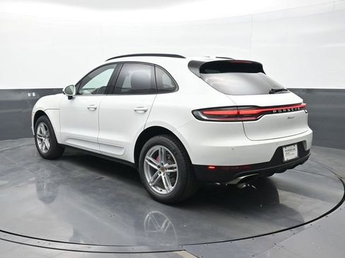 Certified 2019 Porsche Macan image 3