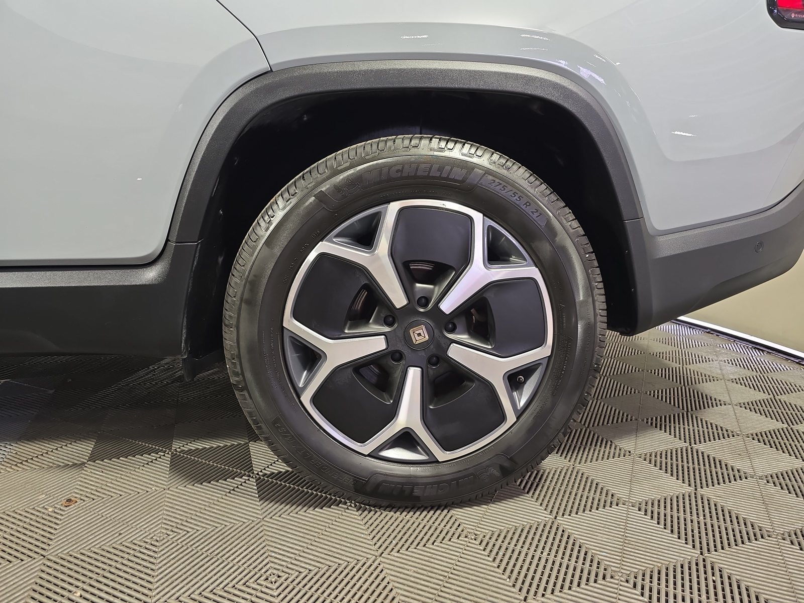 Used 2023 Rivian R1T Adventure Dual AWD/4WD image 10
