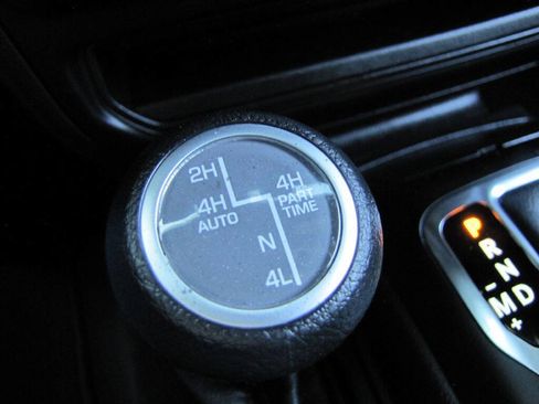 Used 2024 Jeep Wrangler Unlimited AWD/4WD image 37