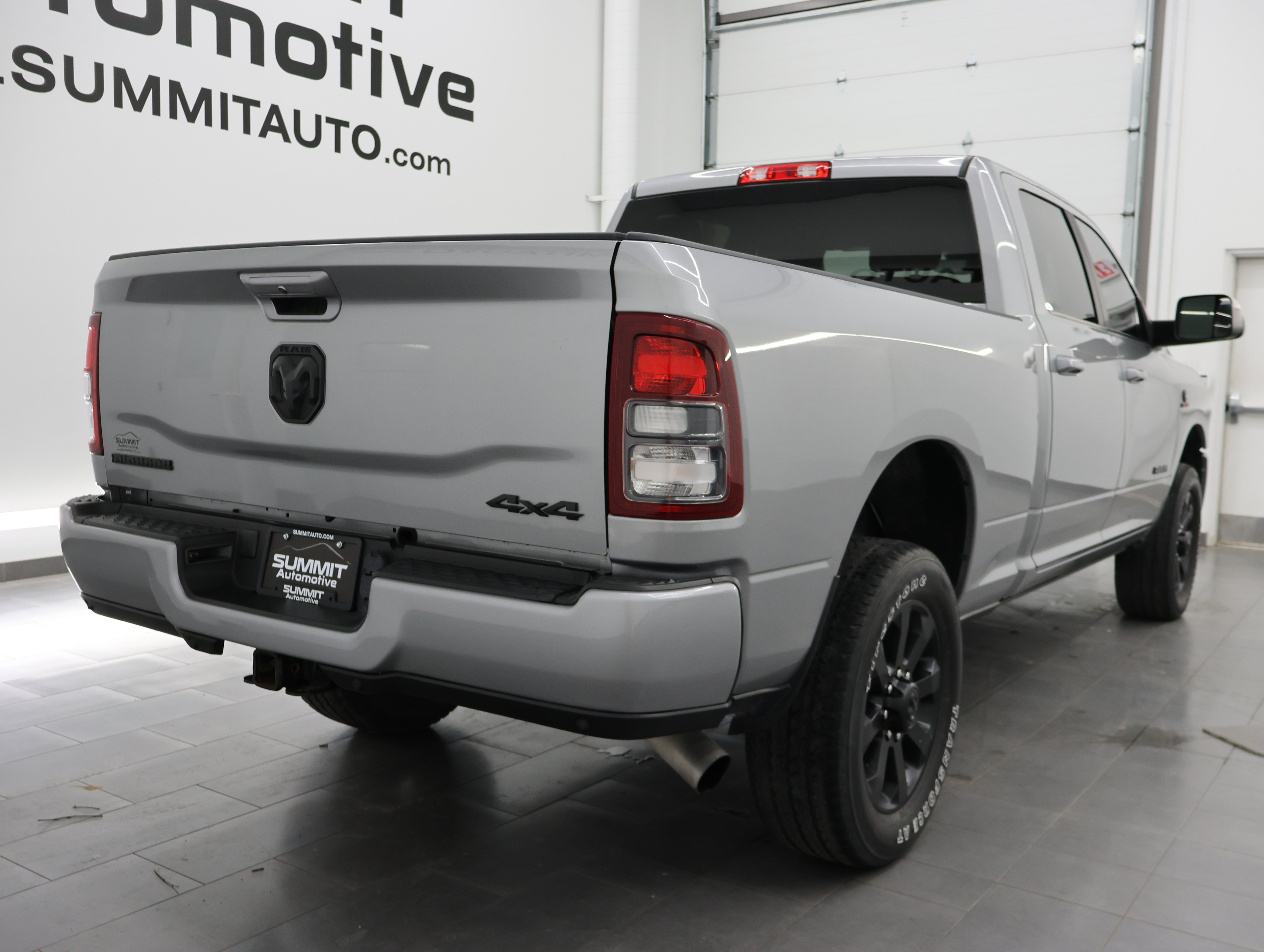 Used 2022 RAM 2500 Big Horn w/ Night Edition AWD/4WD image 4